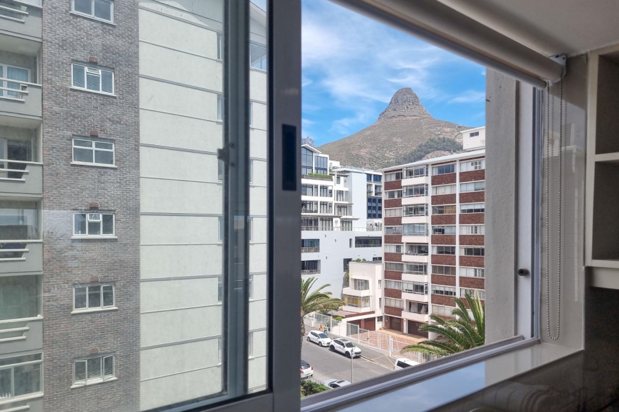 To Let 3 Bedroom Property for Rent in Sea Point Western Cape